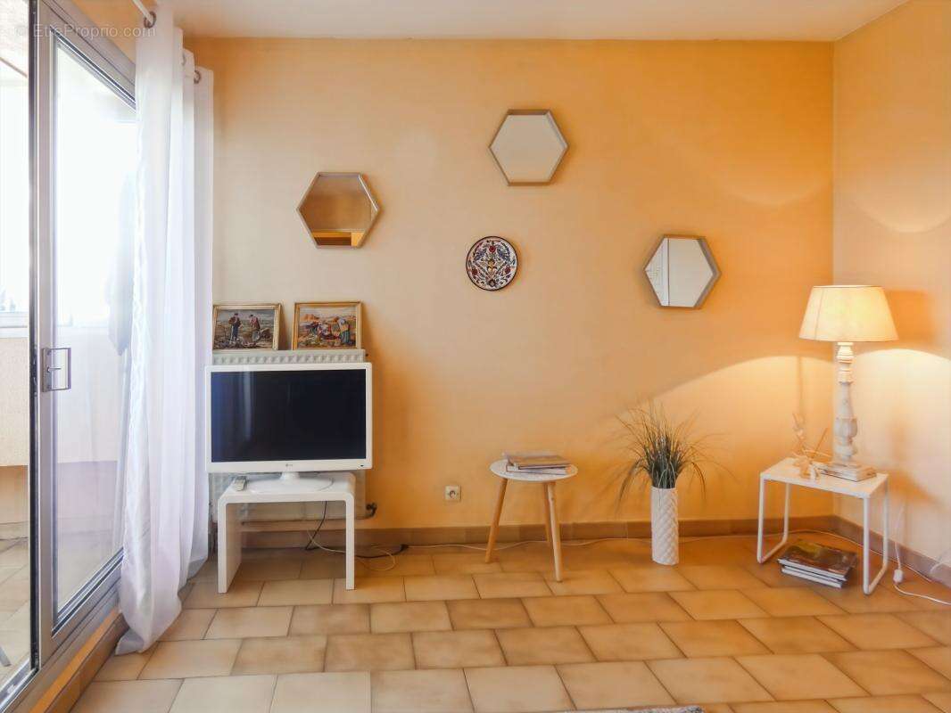 Uzès Centre – Appartement 43 m² avec loggia et parking – Résidence sécurisée - photo 3