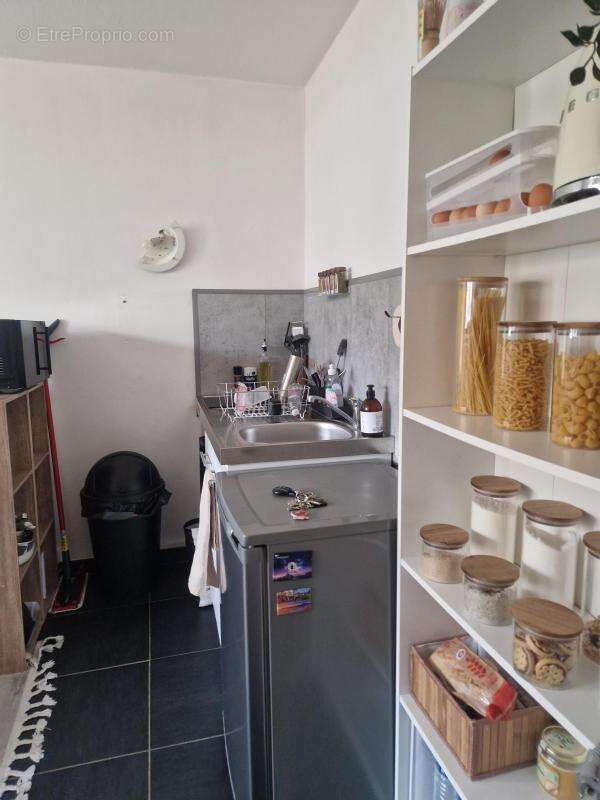 A vendre T2 loué avec cave et parking - photo 4