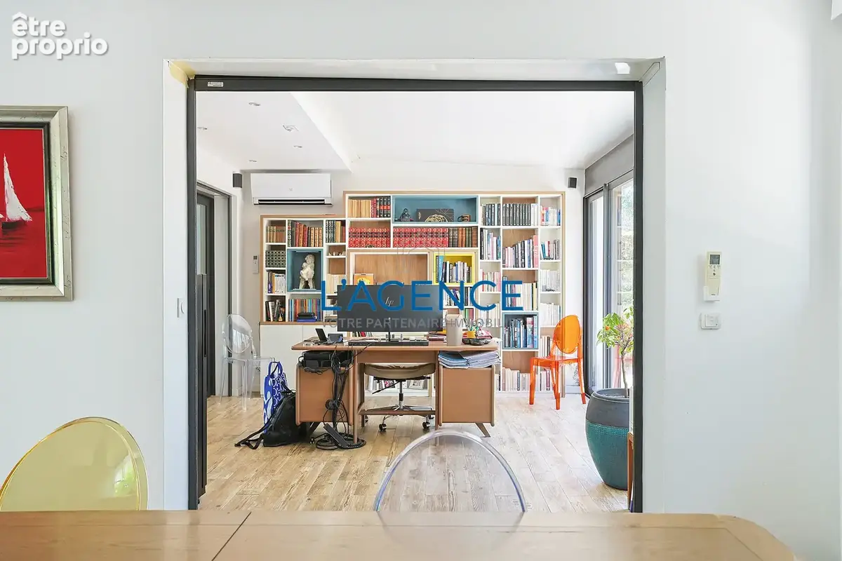 Villa d'architecte de 163 m2 exposée au Sud, avec piscine et terrain arboré, sans vis à vis - photo 5