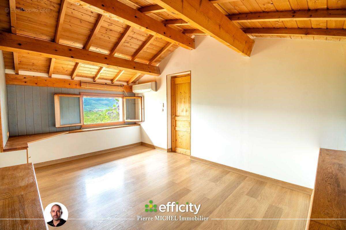 Maison 136 m² à Bessenay  - photo 18