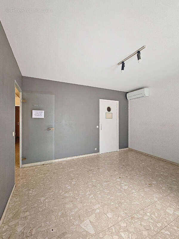 Maison NÎmes 10 pièce(s) 188 m2 - photo 10