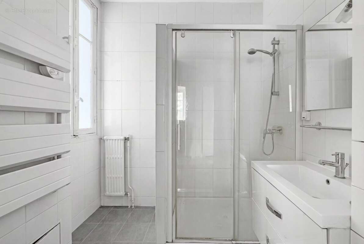 Appartement à LEVALLOIS-PERRET