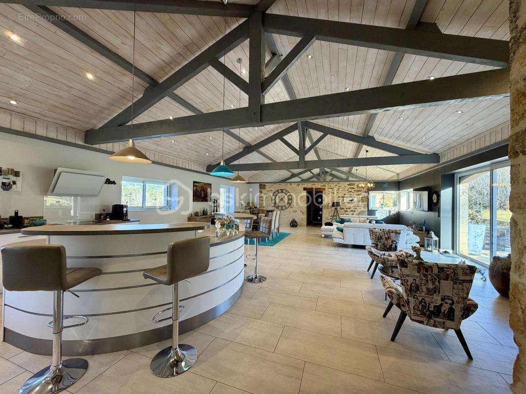 Maison à PUY-L'EVEQUE