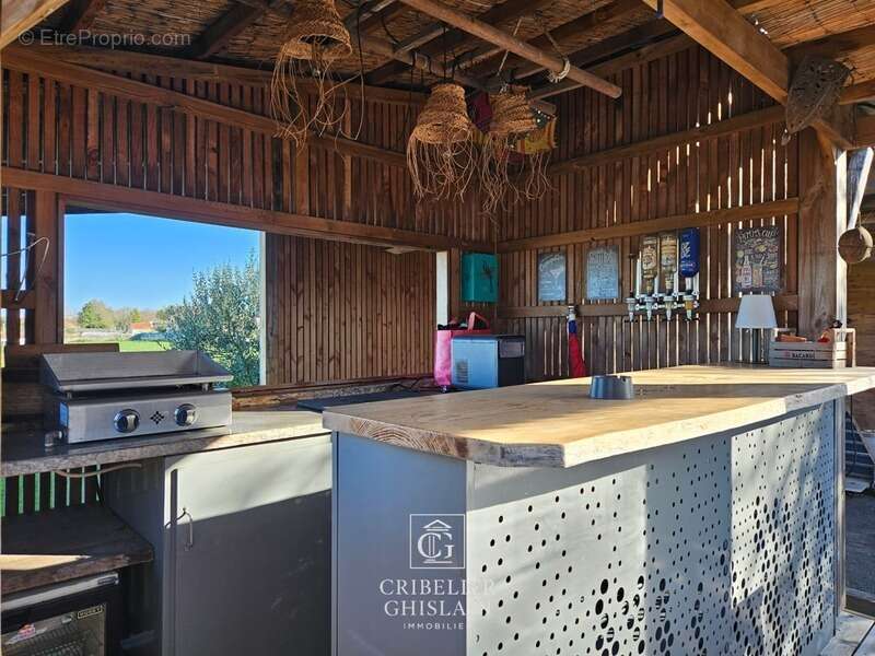 Maison à LA CHAPELLE-BASSE-MER