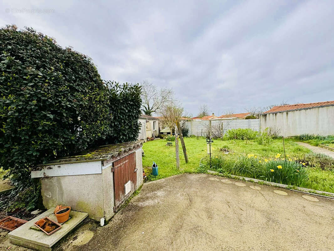 RARE sur le secteur ! Plain-pied centre bourg de SAINT HILAIRE DE LOULAY - photo 14