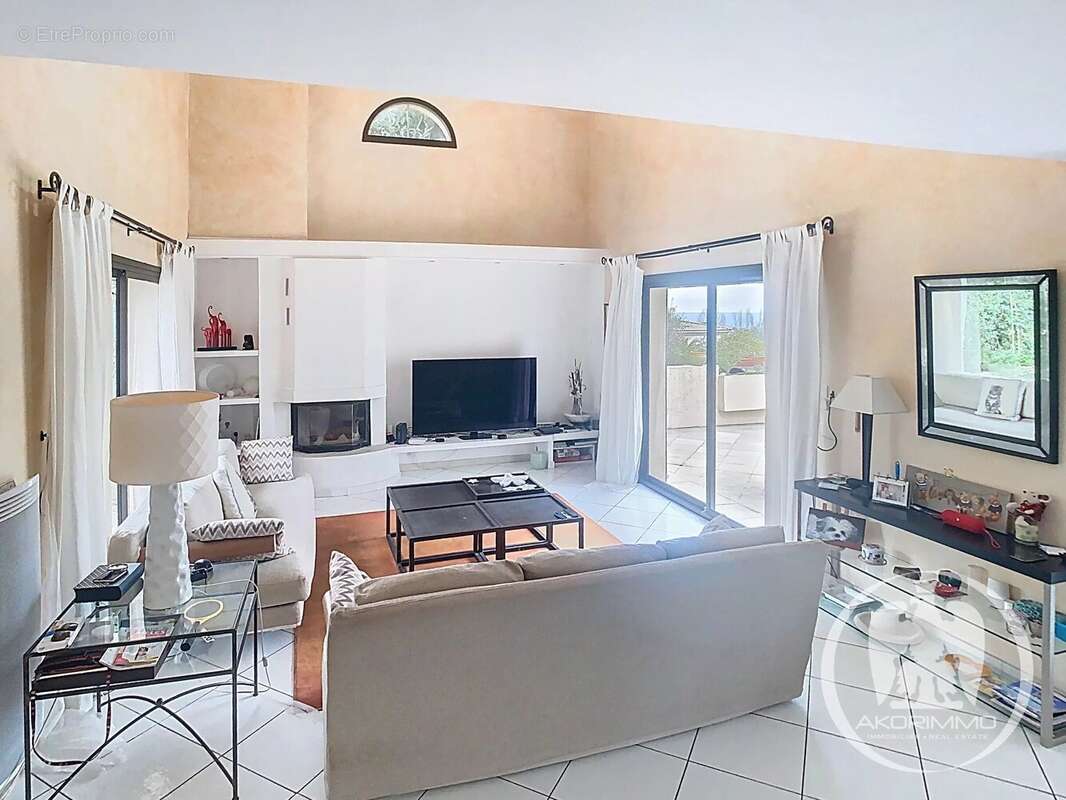 Maison à VILLENEUVE-LOUBET