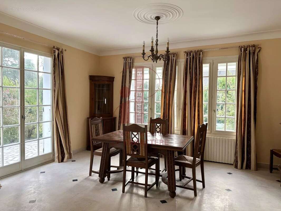 Maison à SAINT-MARTIN-EN-BIERE