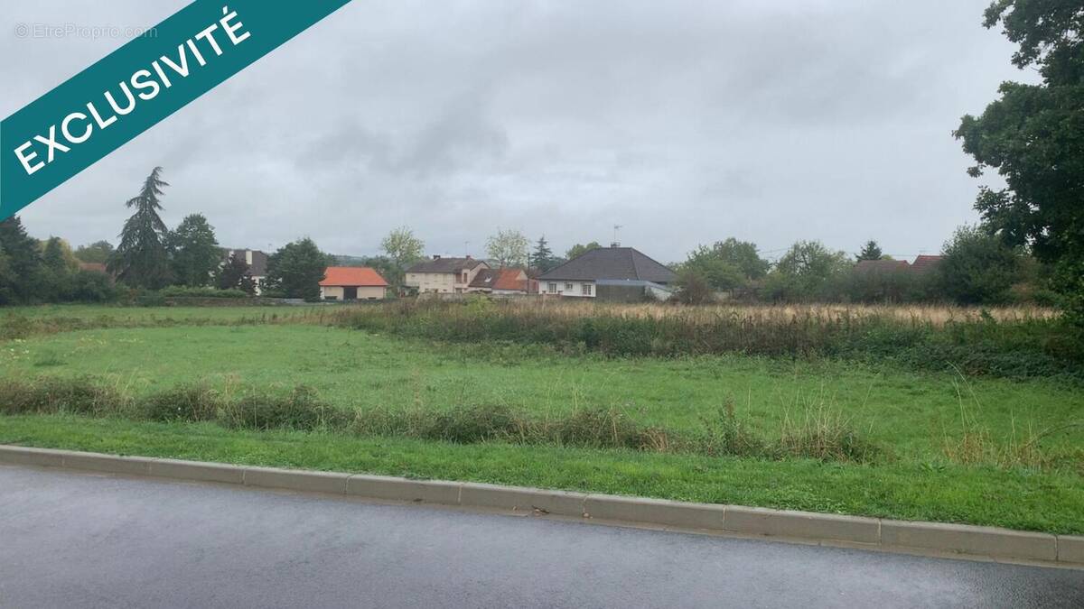 Photo 1 - Terrain à CHAMBLET