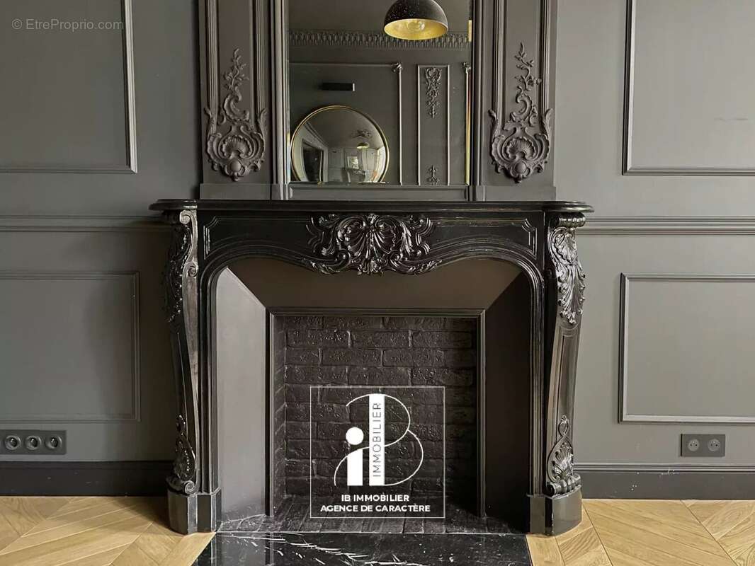 Commerce à FONTAINEBLEAU