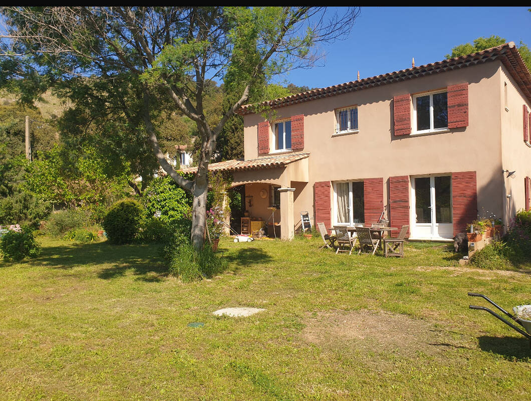 Maison à PLAN-DE-LA-TOUR