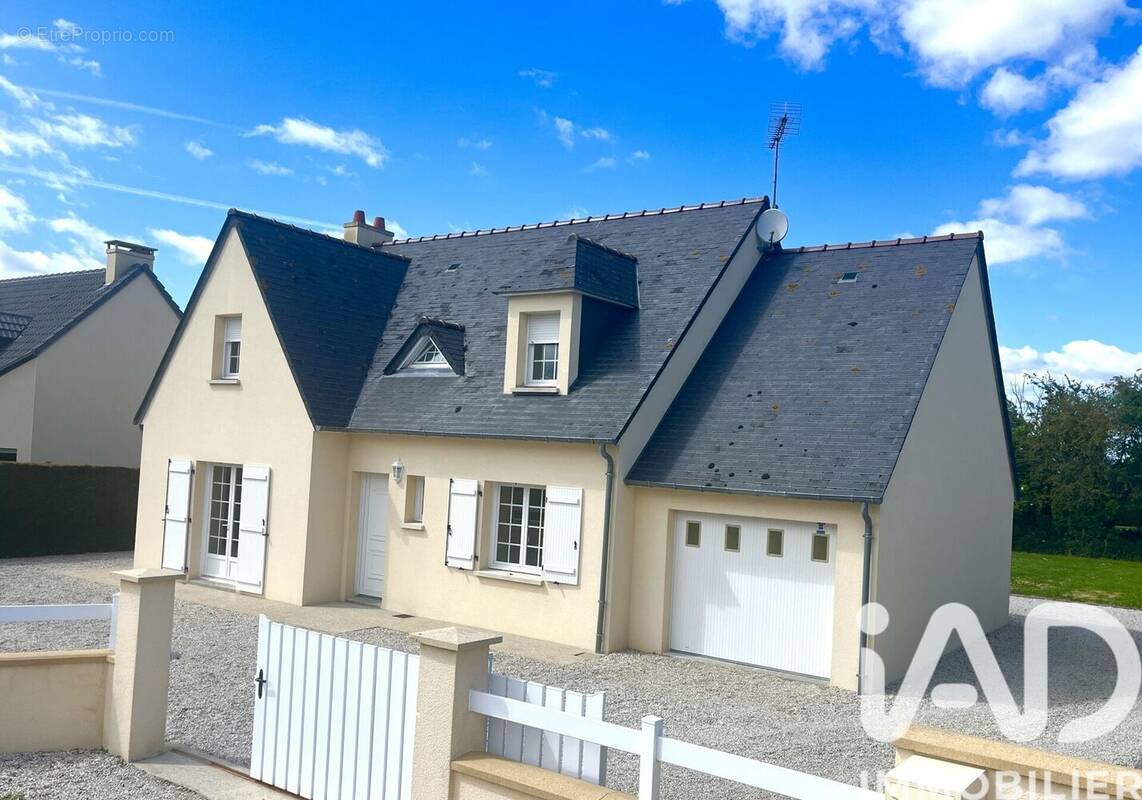 Photo 1 - Maison à SAINT-HILAIRE-PETITVILLE