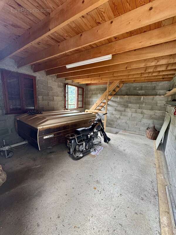 Garage avec jardin sur la commune de Bethmale - photo 4