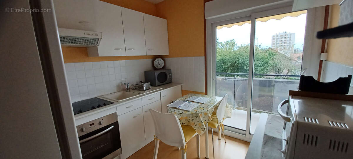 Appartement à YZEURE