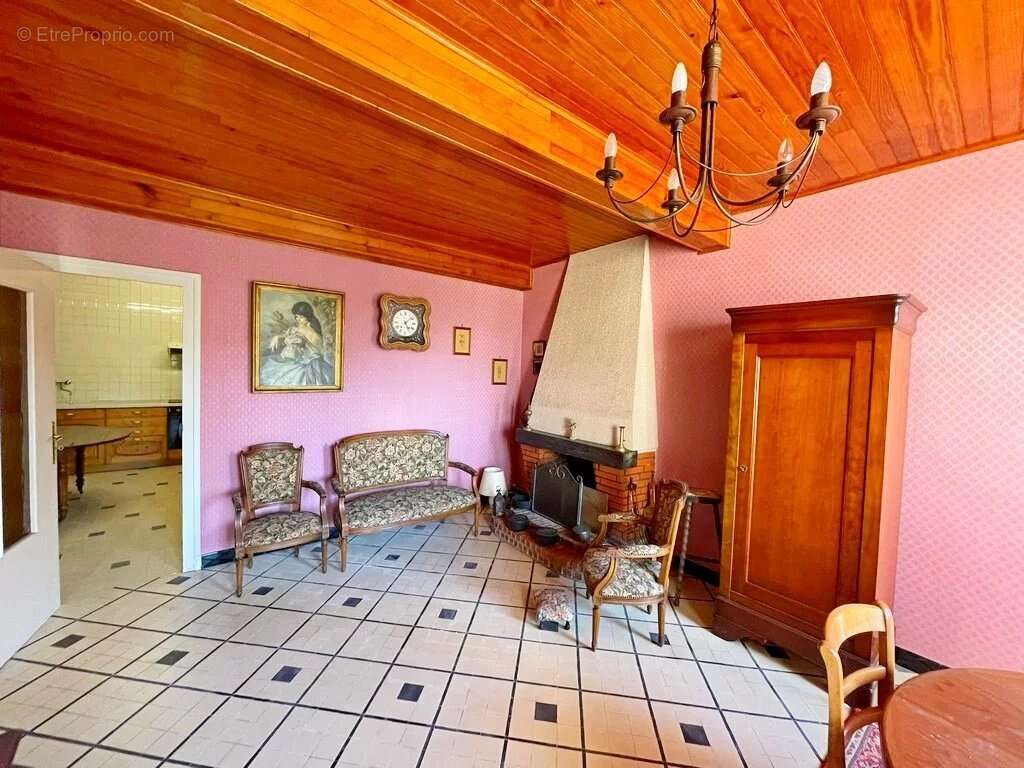 Maison à SAINT-BRISSON