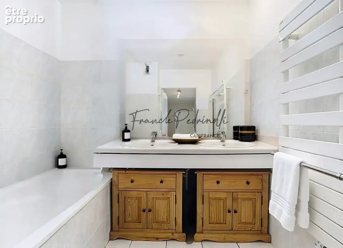 Beau T3 72 m²  VILLEURBANNE (69) CHARPENNES – Place Charles Hernu avec terrasse 75 m² - photo 13