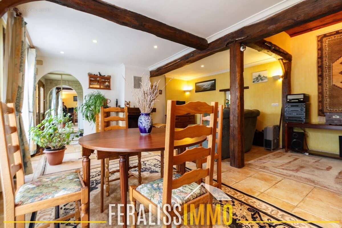 Maison à VAUX-SUR-SEINE