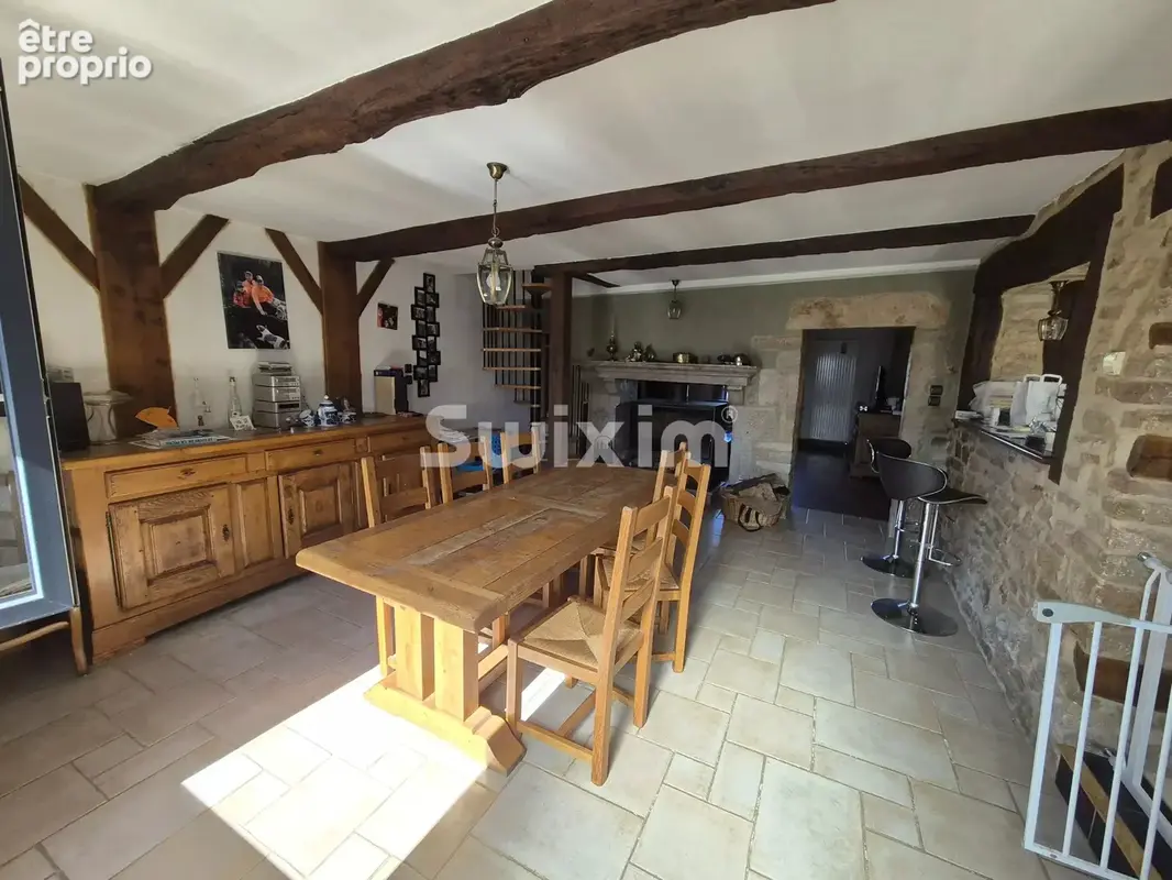 Batisse en pierre entierement renovee - photo 9