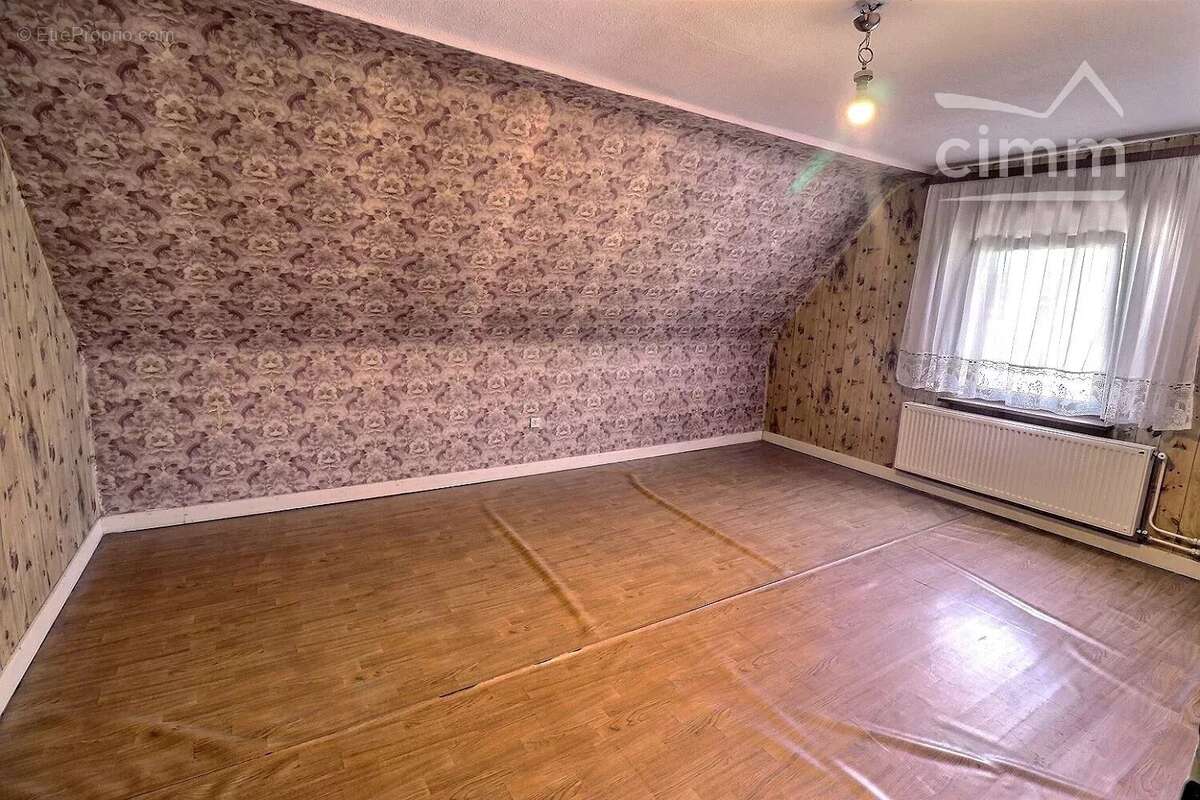 Maison familiale de 147 m² à rénover à ROSBRUCK - photo 9