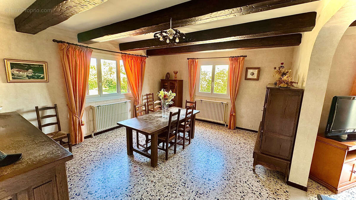 Maison avec annexe + hangar de 577m2 - photo 6