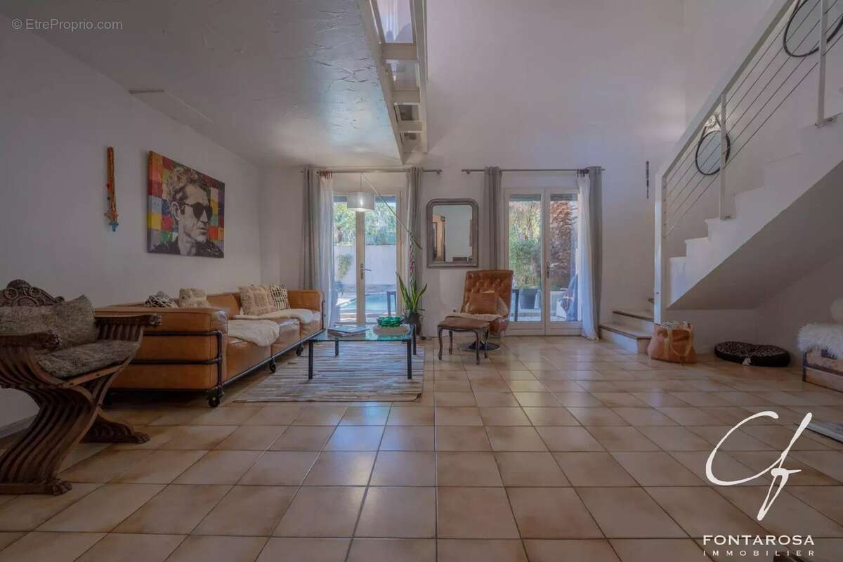 Maison à FREJUS