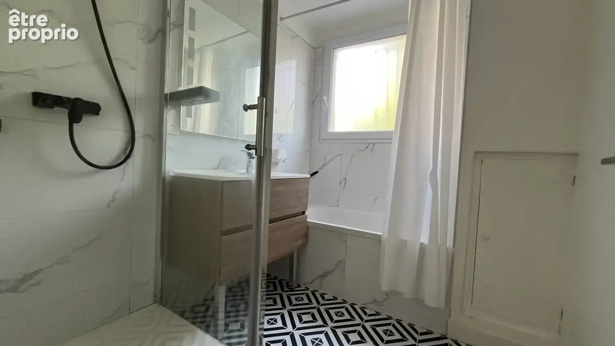 Appartement 4 pièces 76 m² à vendre à La Rochelle (17000) - photo 7
