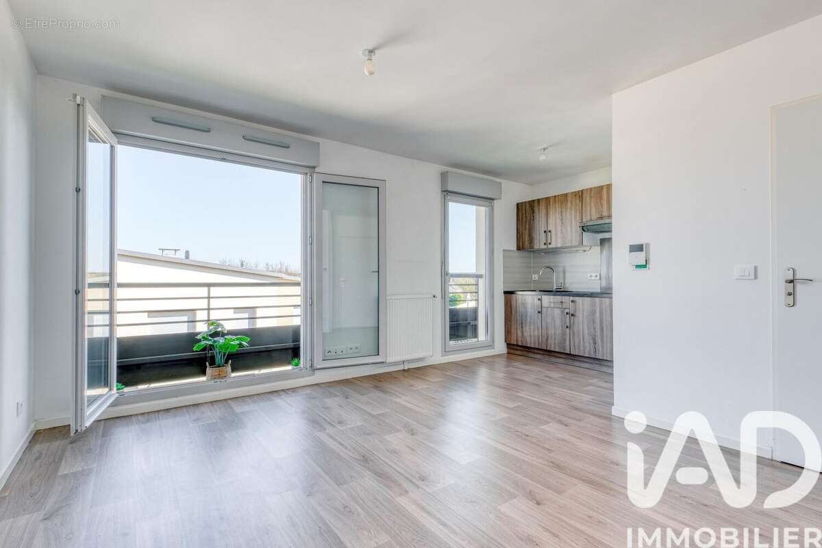 Photo 2 - Appartement à SAVIGNY-LE-TEMPLE