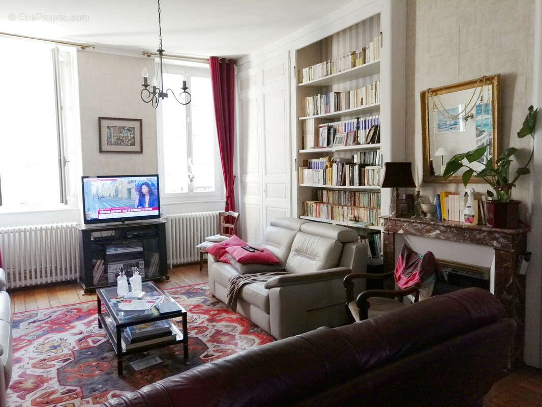 Nevers centre ville appartement T. 7  avec terrasse privative - photo 8