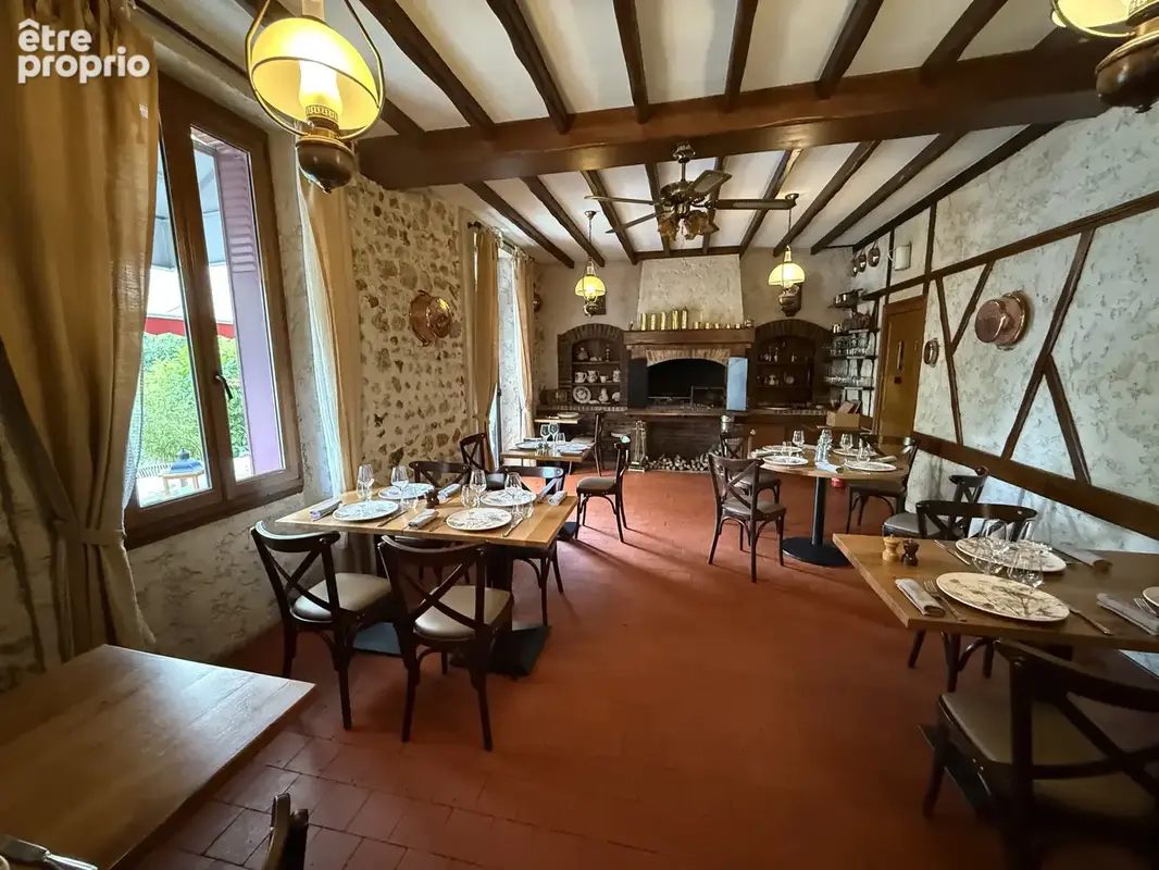 Restaurant, Bar Bistrot   7 chambres et un T4 sur 358 m2 de terrain - photo 2