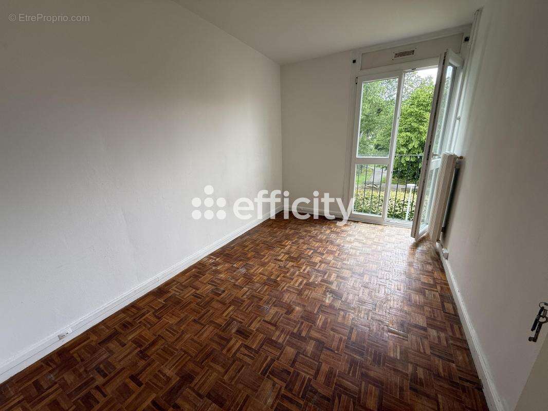 Appartement à GIF-SUR-YVETTE