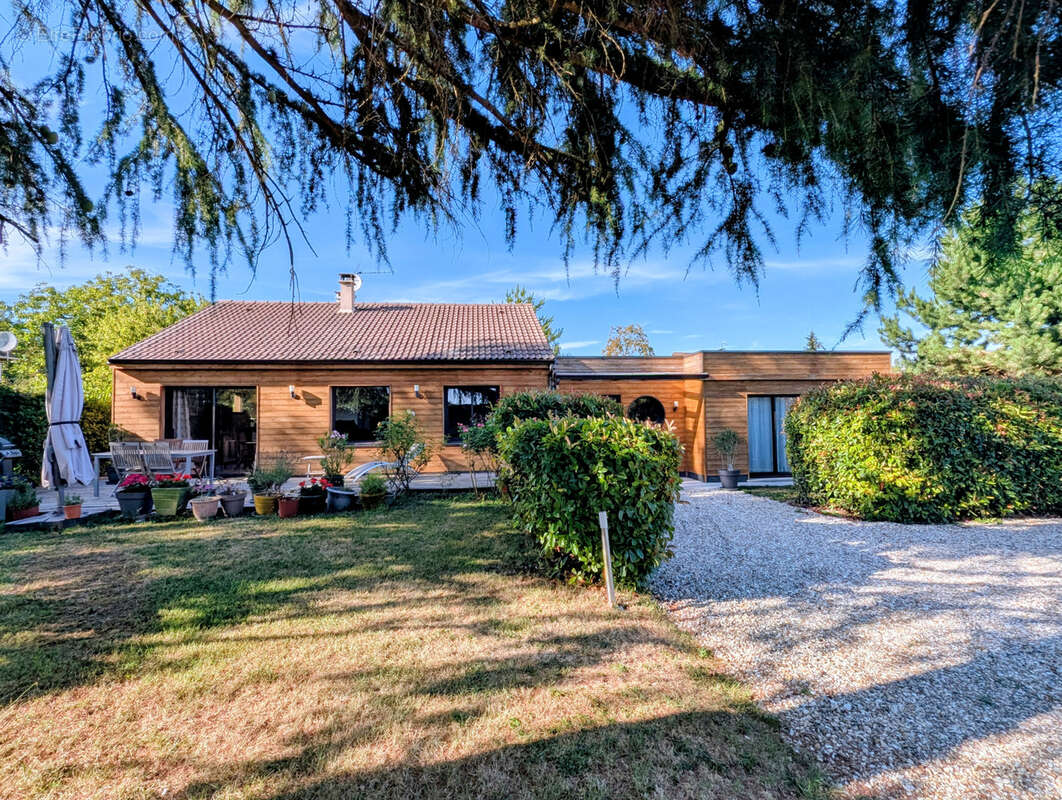 Maison 145 m² à Thoiry  - photo 3