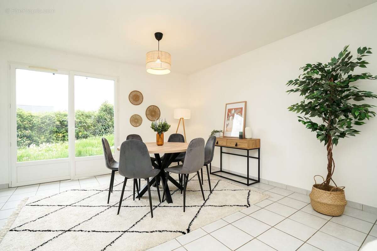 Maison à CINQ-MARS-LA-PILE