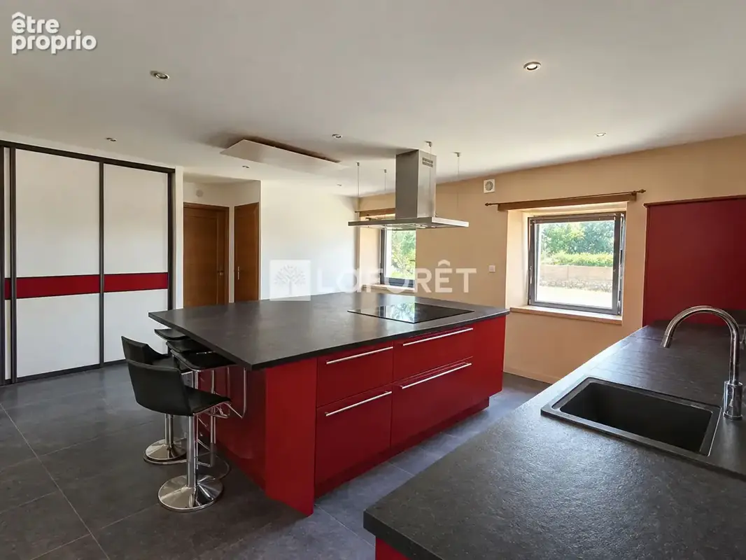 Maison Prat 6 pièce(s) 197 m2 - photo 4