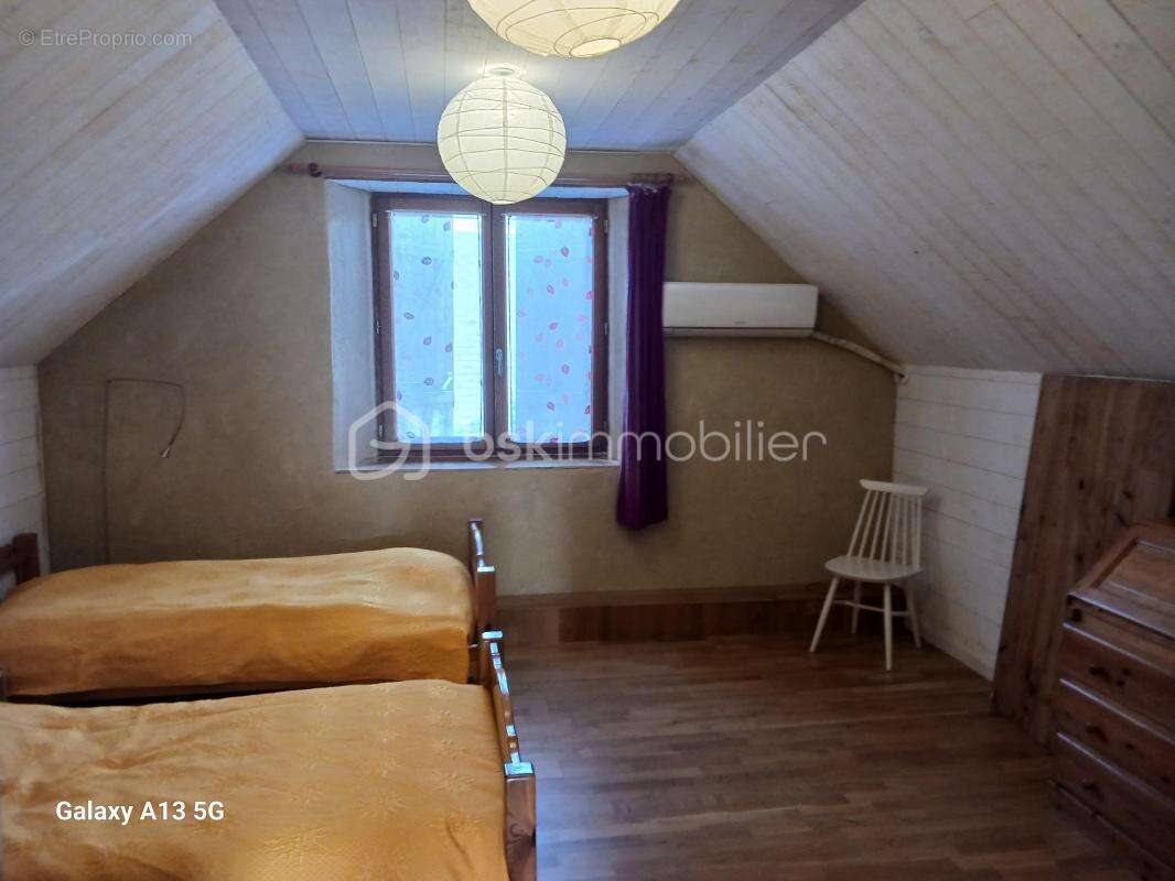 Maison à VILLAINES-LES-ROCHERS