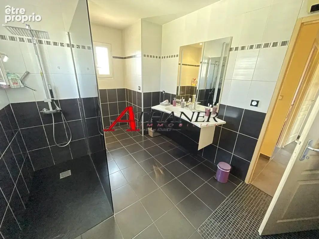 Palau Del Vidre - Villa 5 Pièces de 140m2 avec Piscine et 467m2 de Terrain - photo 15
