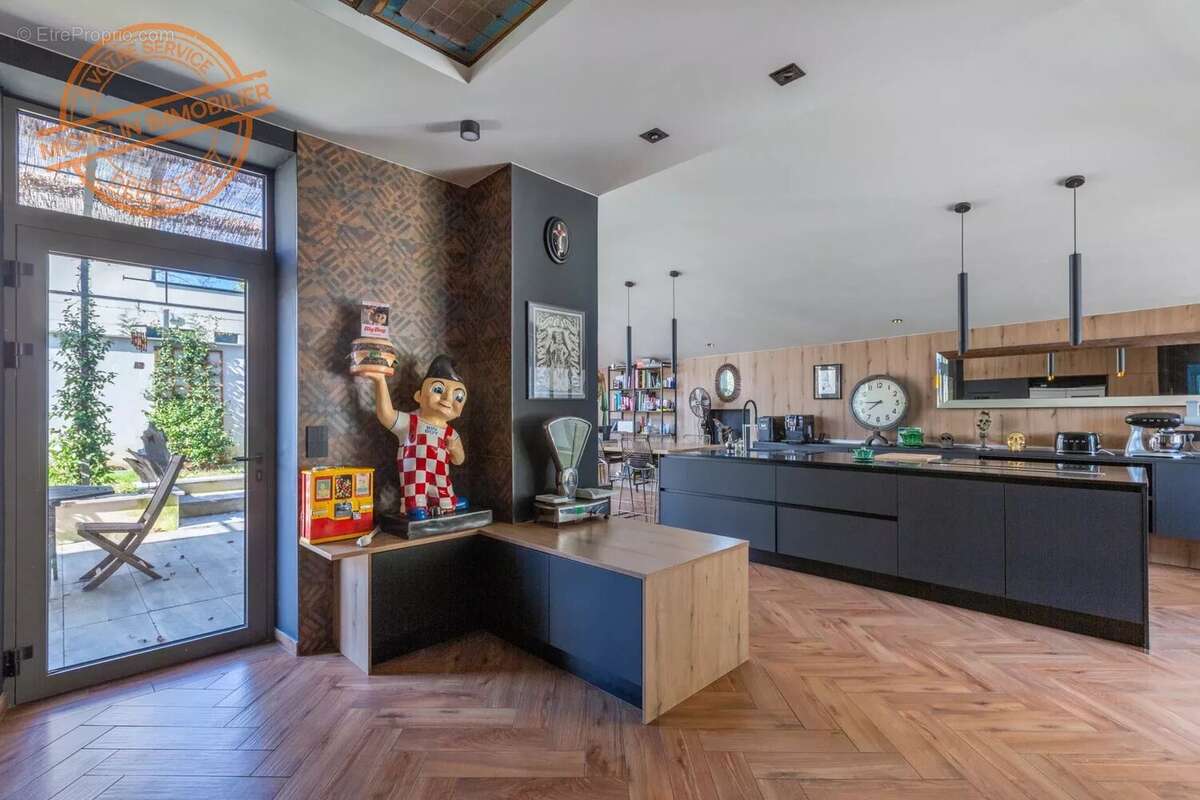 Maison à CHAMPAGNE-AU-MONT-D&#039;OR