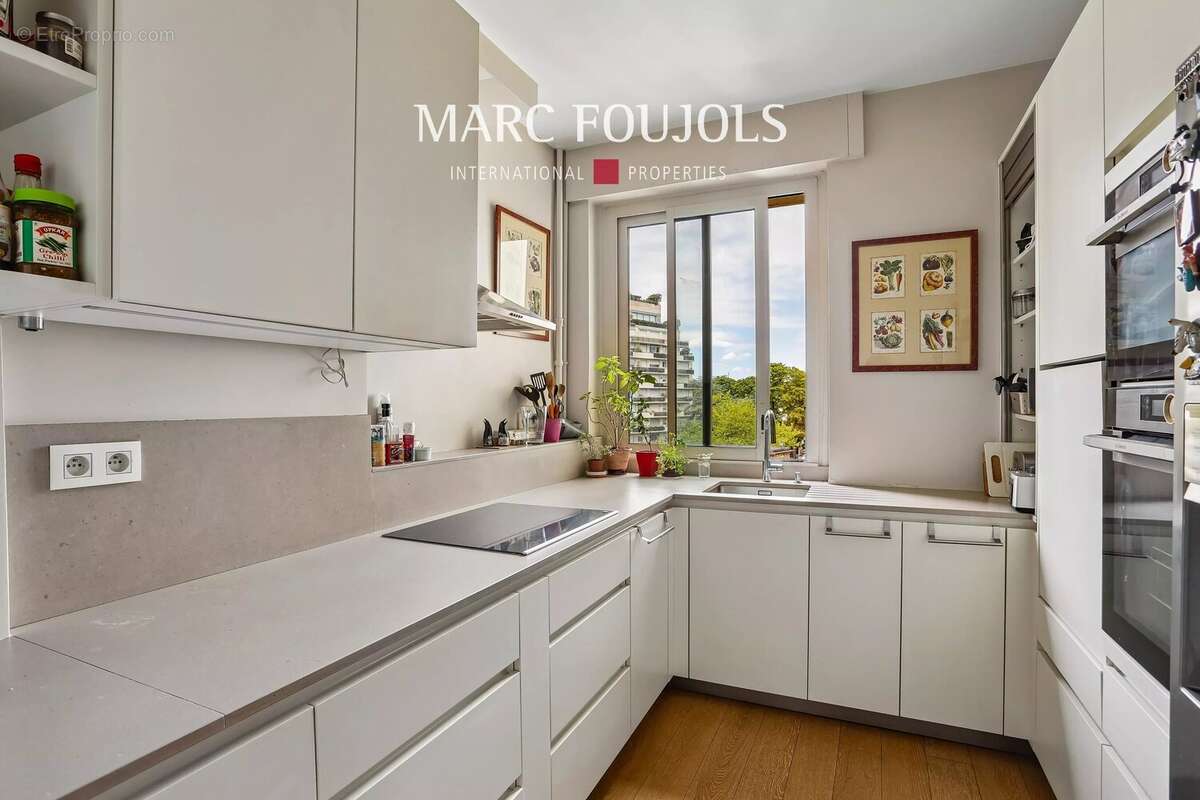 Paris XVI TROCADERO Vues monuments - Appartement 3 pièces avec balcon - photo 4