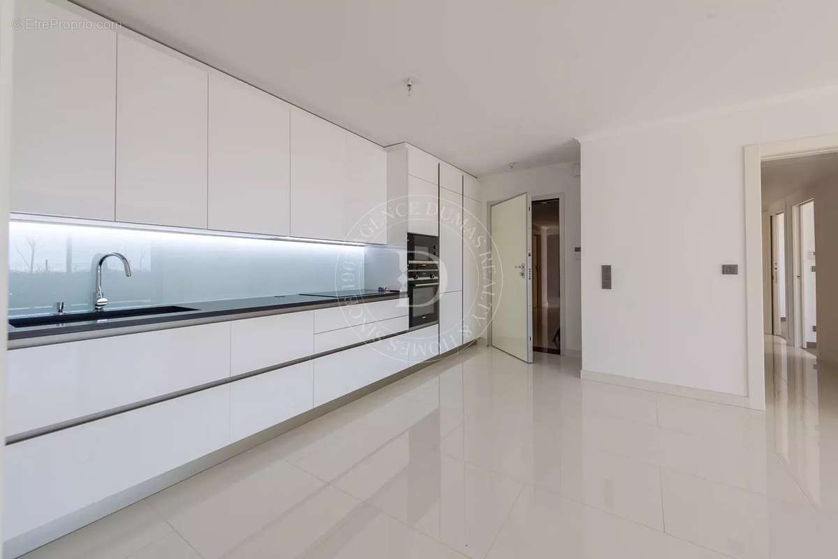 Appartement à ROQUEBRUNE-CAP-MARTIN