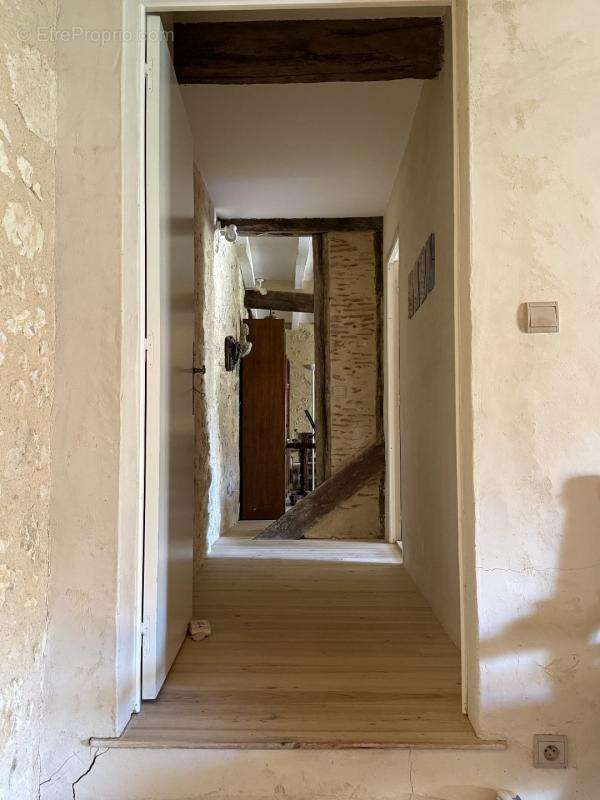Rénovation spacieuse au cœur d’un village gascon - photo 17