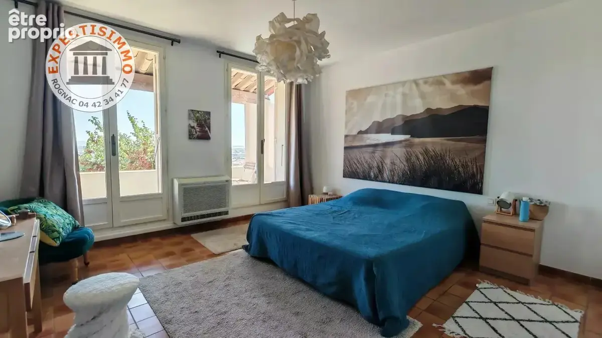 La Fare les oliviers - villa d'architecte  176m² sur 810m² de terrain - photo 9