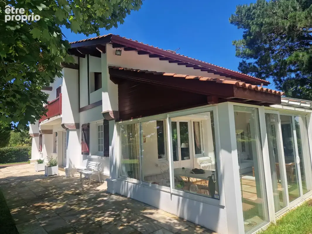 Magnifique maison avec piscine et jardin arboré - URRUGNE - photo 31