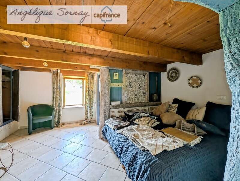 longère avec dépendances sur 3 115 m² – Francheville 39230 - photo 31