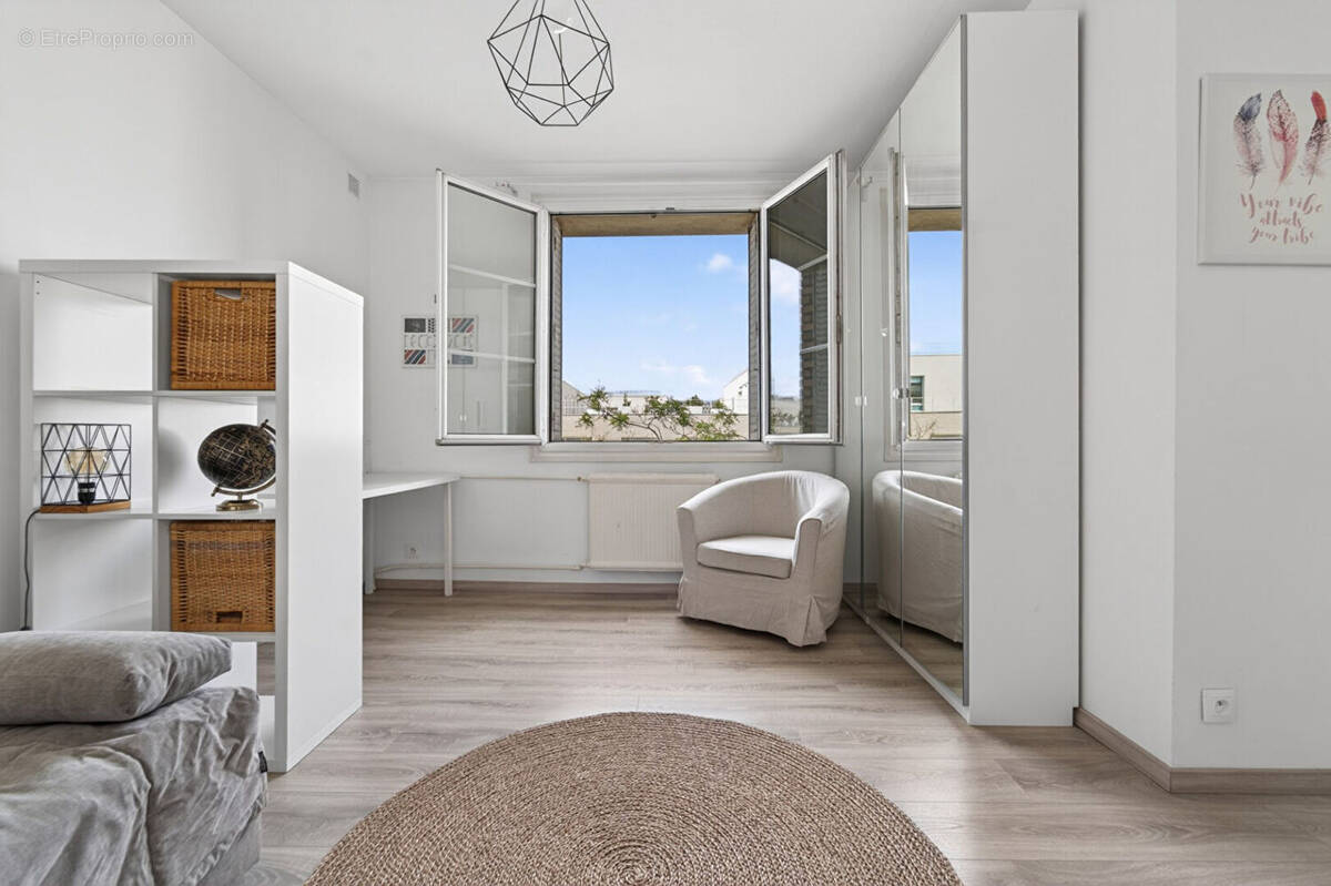 Appartement à PARIS-14E