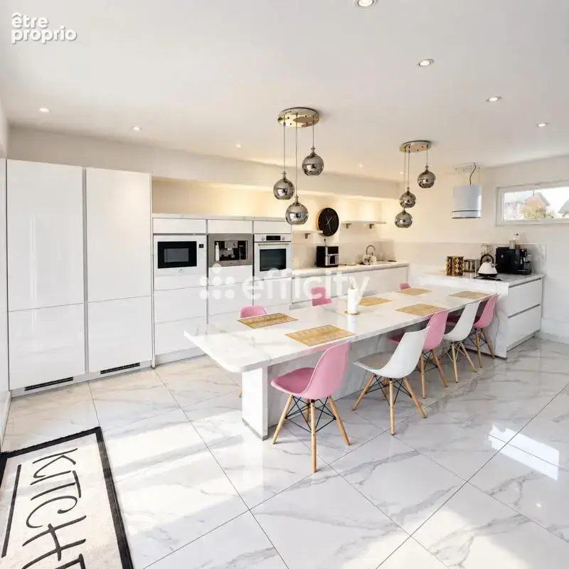 Maison 5 pièces 180 m² à vendre à Vaulx-En-Velin (69120) - photo 2