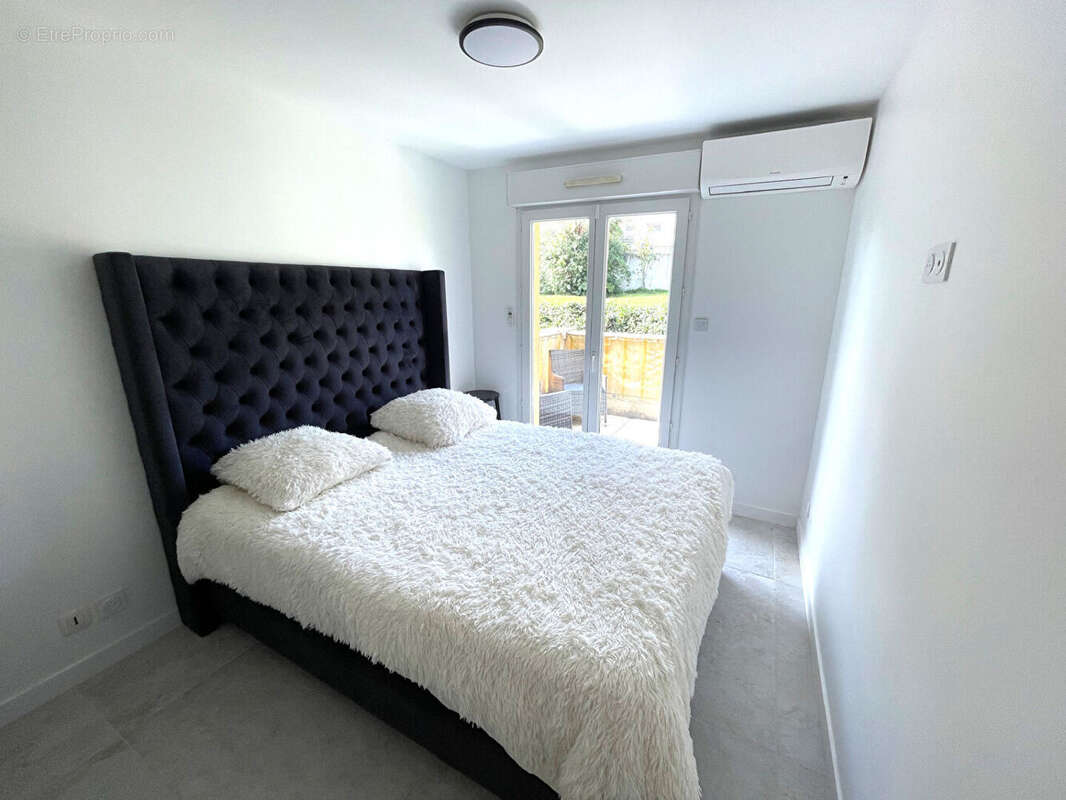 Appartement à SAINT-LAURENT-DU-VAR