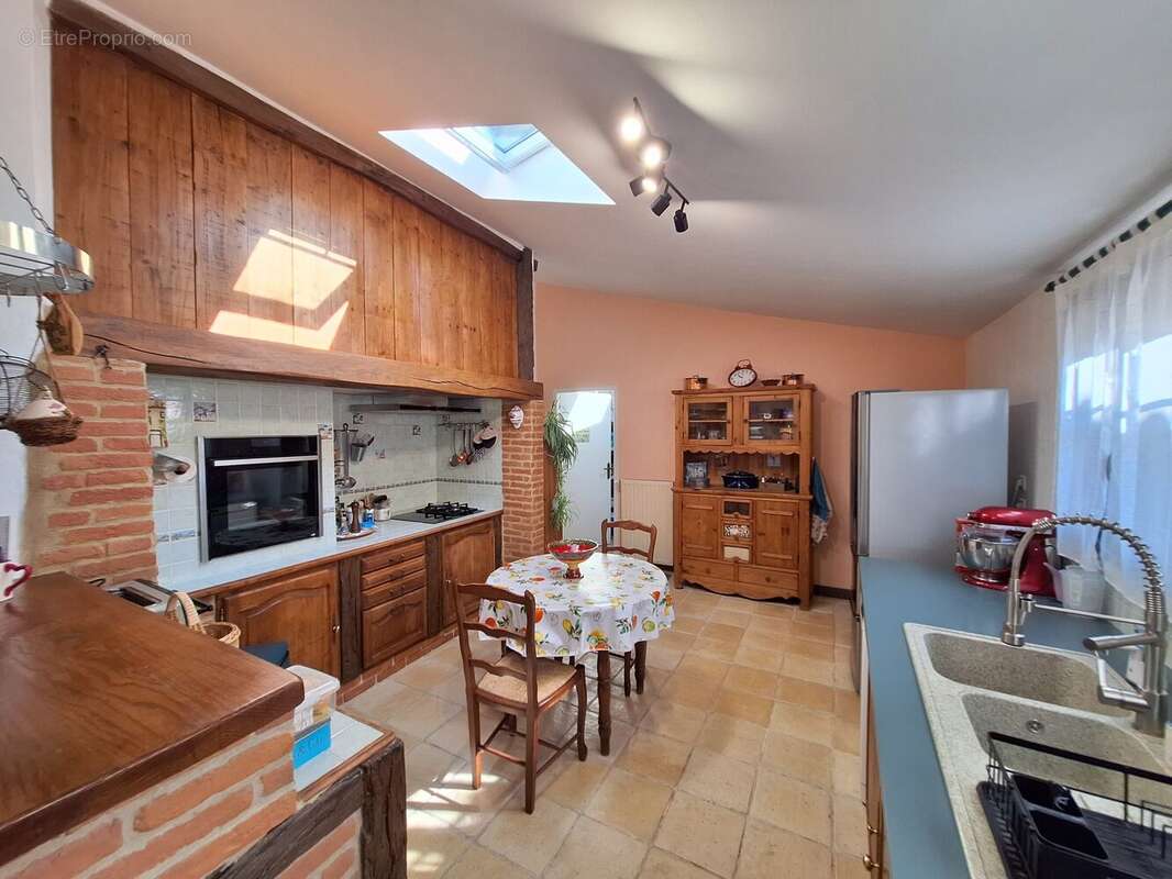 Maison 263 m² à Issigeac  - photo 8