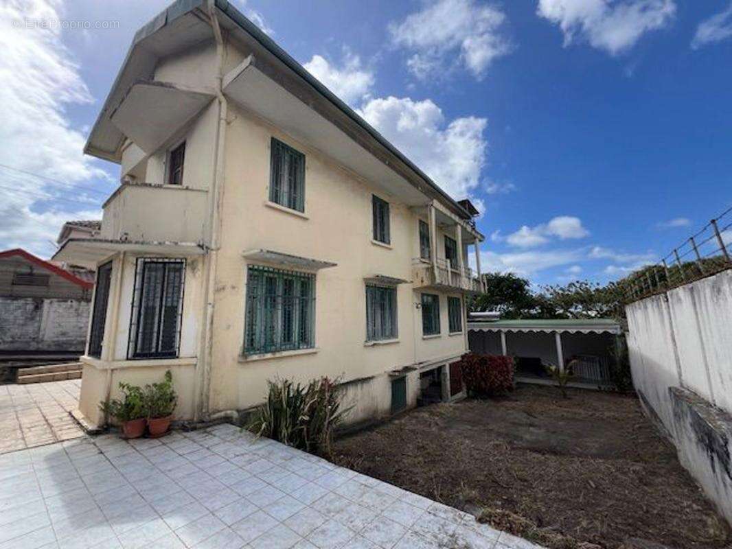 Maison à FORT-DE-FRANCE