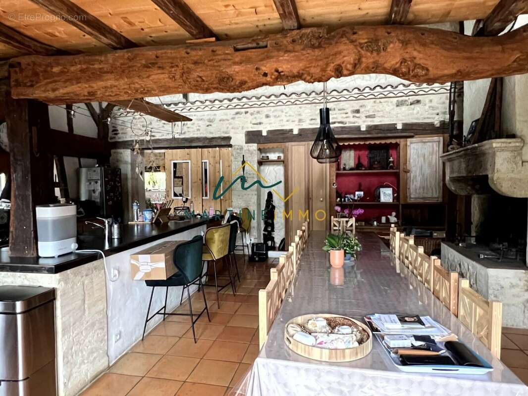 A vendre maison pierre 400m2 avec piscine - photo 7