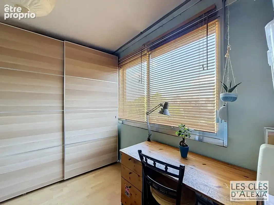 T4  de 87 m2 traversant avec balcons et garage fermé – Villeurbanne - photo 10