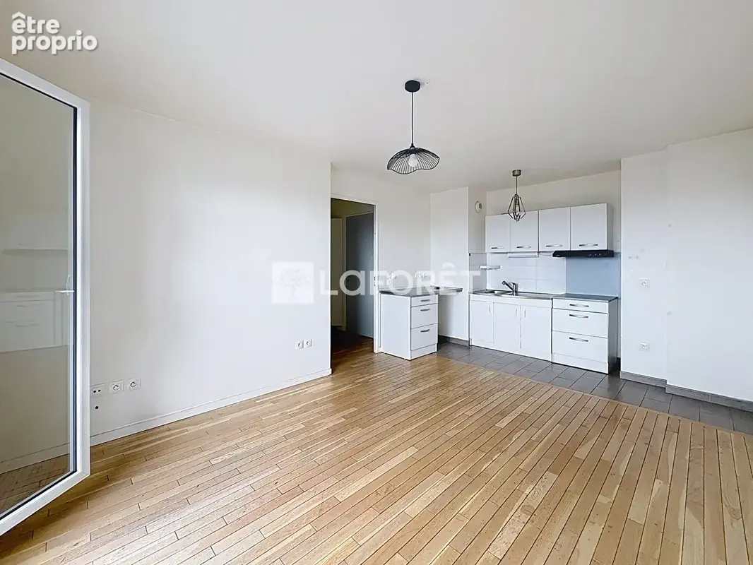 Proche métro avec balcon Appartement 3 pièces dernier étage de 56.25 m2 - photo 2