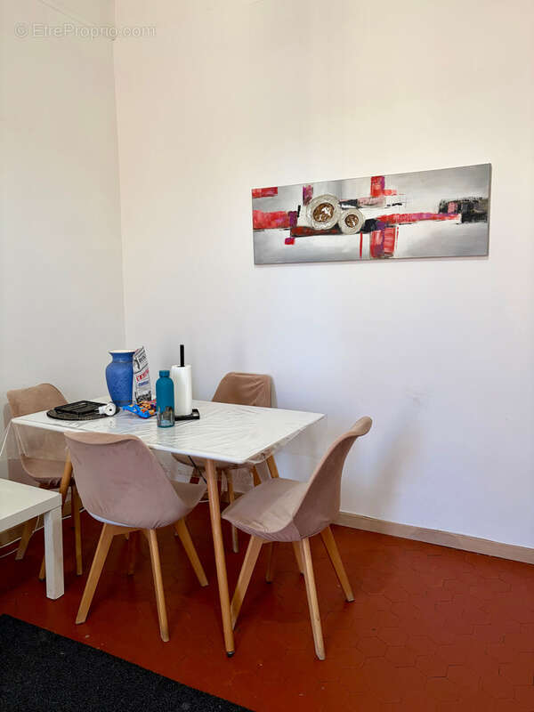 Toulon est champdemars type 2/3 loue - ideal investisseur - photo 2